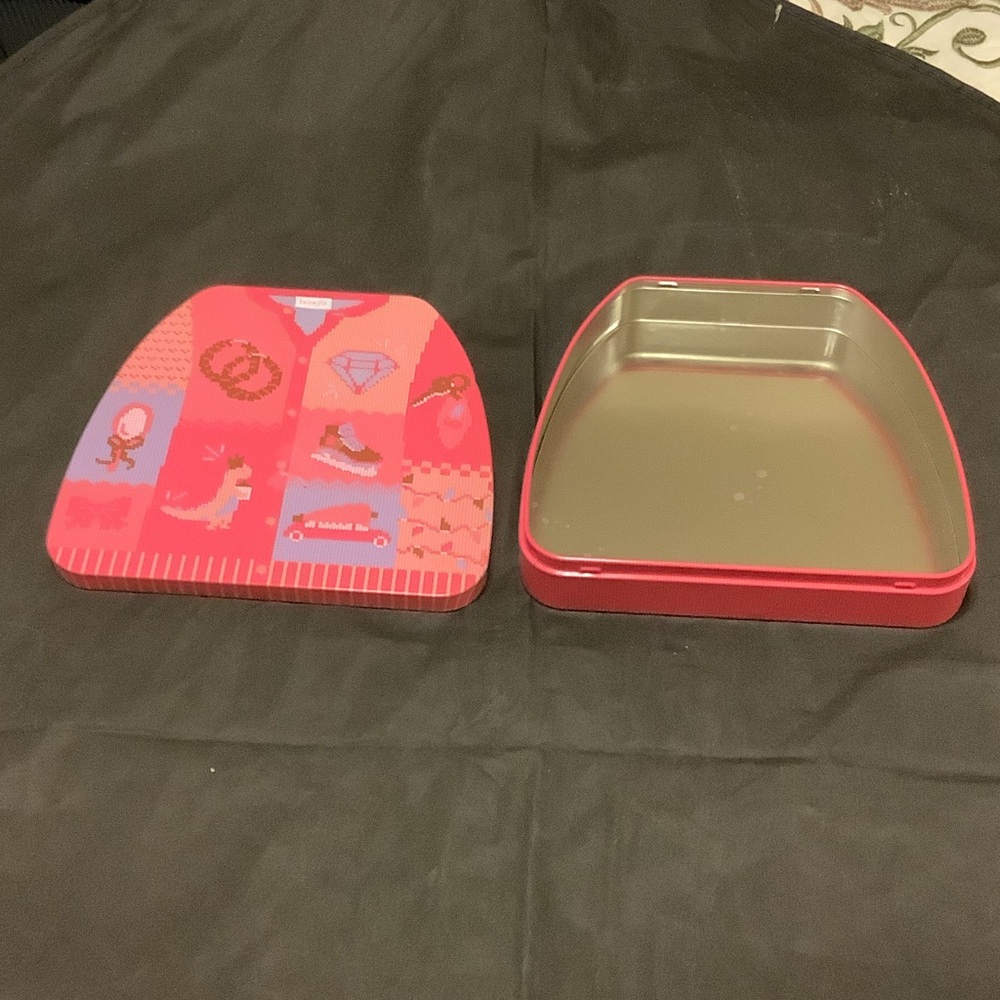 Benefit Vibrant Red and Pink Tin